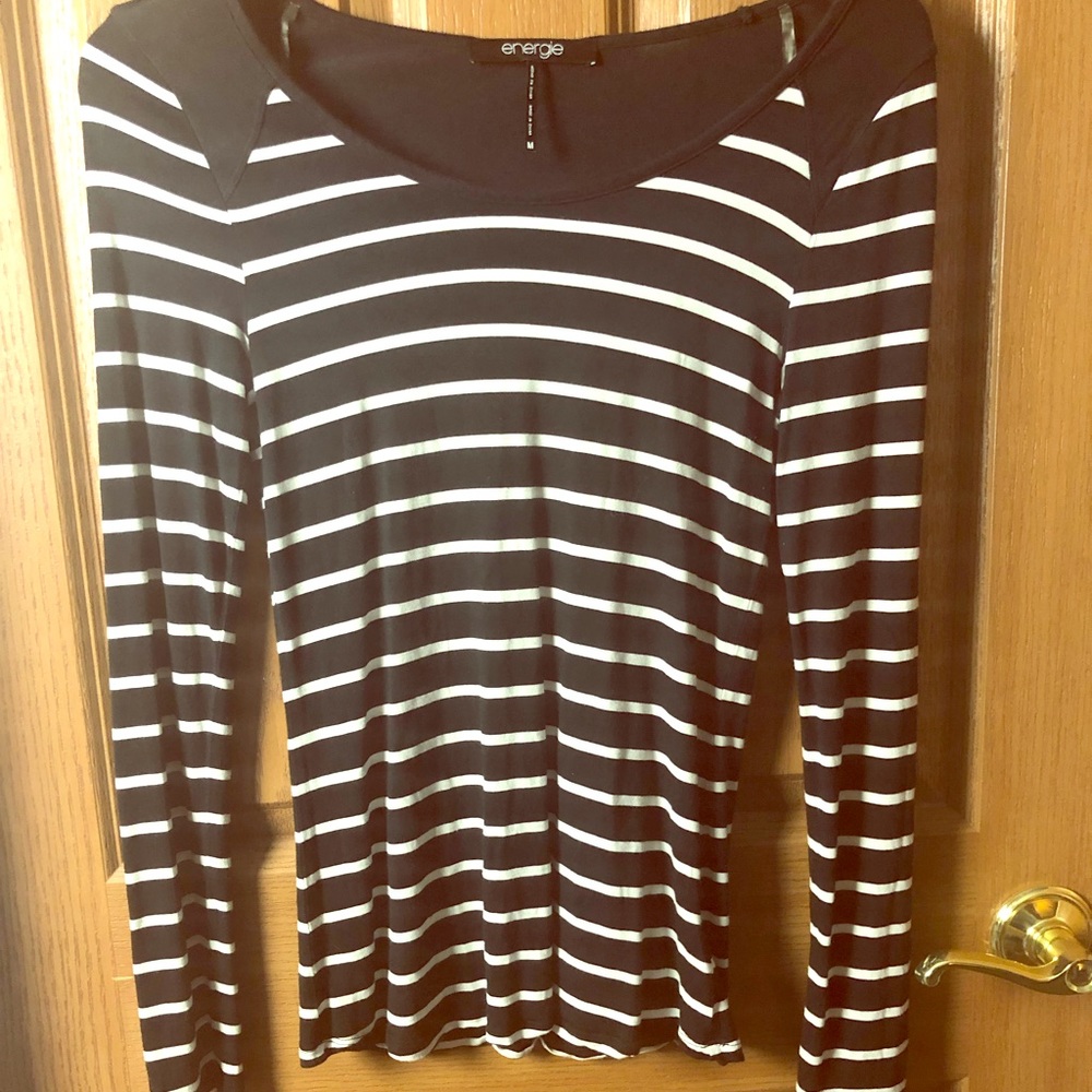 Black and white long sleeve shirt